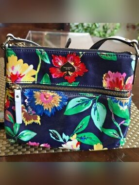 EUC Kate Spade Floral Navy Crossbody Bag
